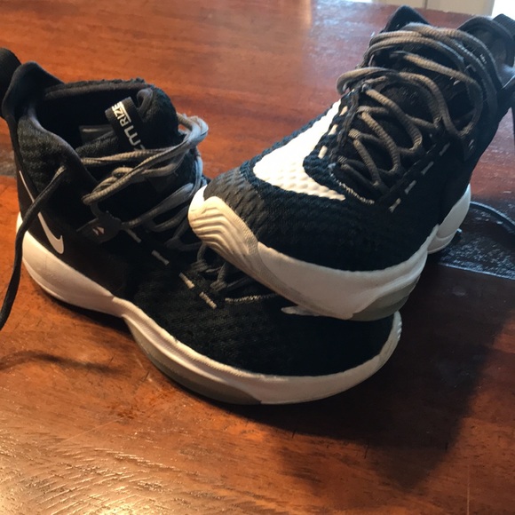 NIKE ZOOM RIZE Men’s Hi Tops - Picture 4 of 13